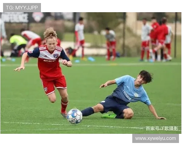 《探讨足球运动员职业生涯的挑战与成长路径及其对球迷文化的深远影响》
