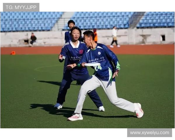 广州飞盘队在极限运动联赛中以52分稳居积分榜首位